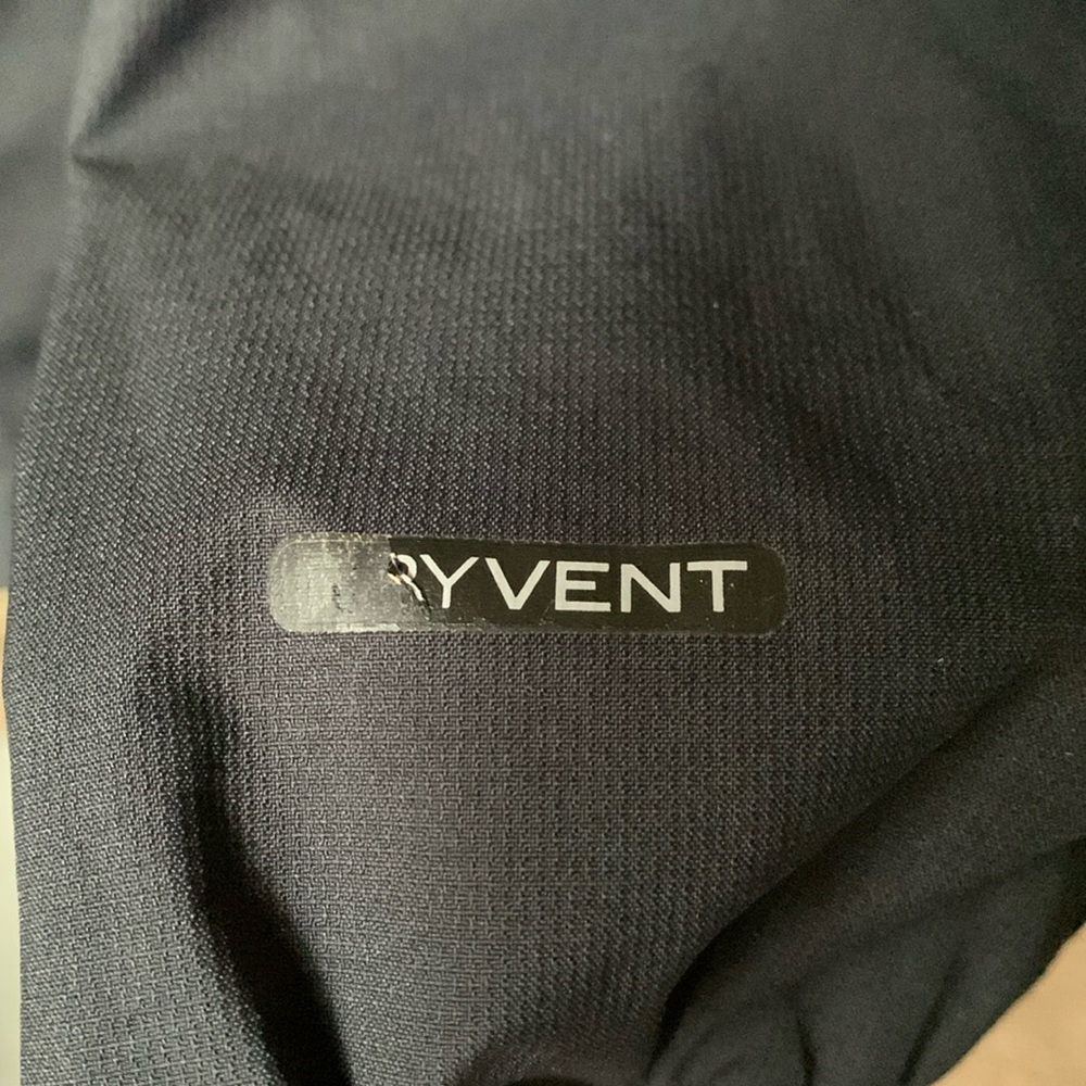Northface Women’s Resolve Plus Jacket in Black - Picture 12 of 14